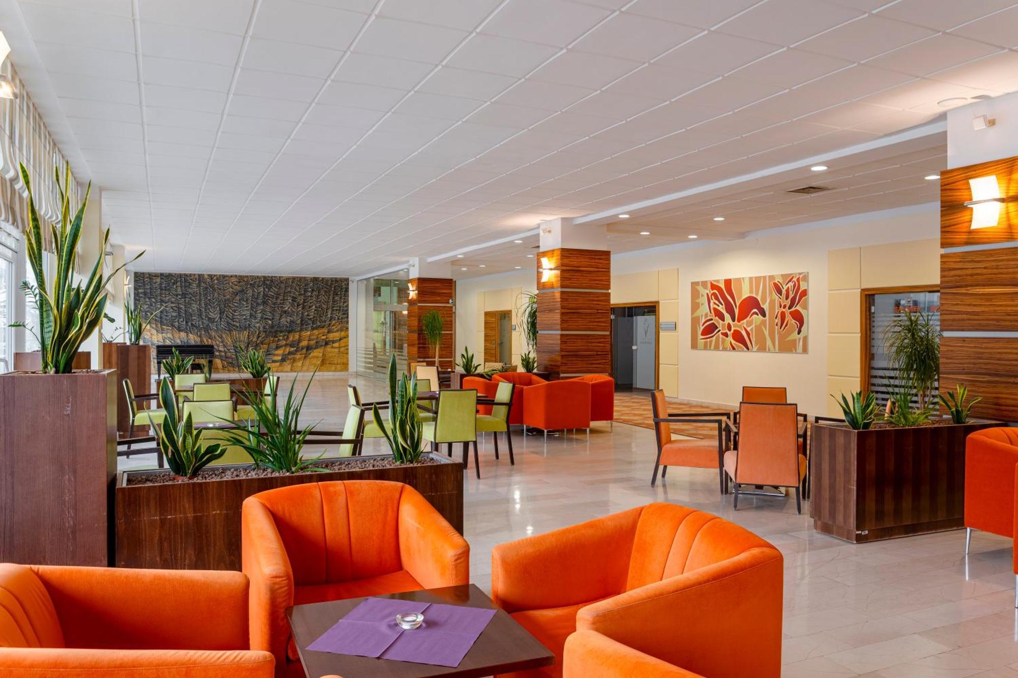 Hotel Behounek ยาคีมอฟ ภายนอก รูปภาพ