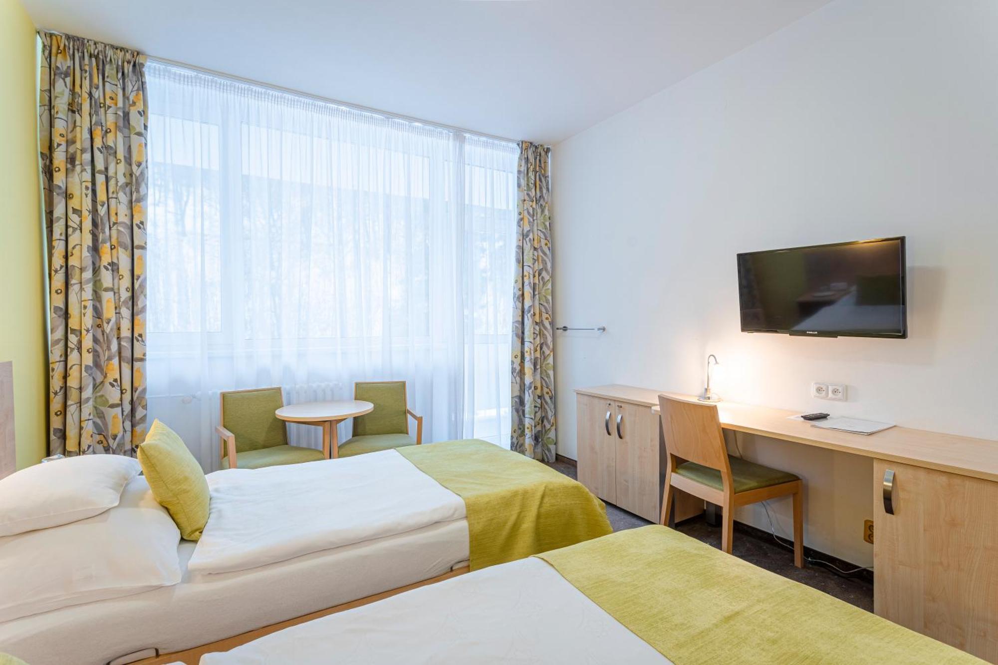 Hotel Behounek ยาคีมอฟ ภายนอก รูปภาพ
