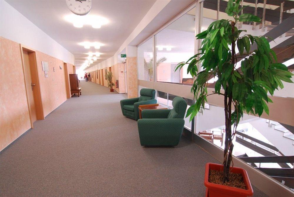 Hotel Behounek ยาคีมอฟ ภายนอก รูปภาพ
