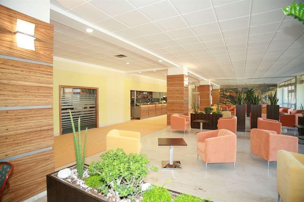 Hotel Behounek ยาคีมอฟ ภายนอก รูปภาพ